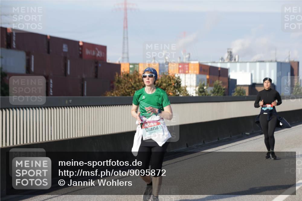 03.10.2025 - Köhlbrandbrückenlauf Jannik Wohlers http://msf.ph/oto/9095872 03.10.2025 10:16:59 Position 3 3258 meine-sportfotos.de
