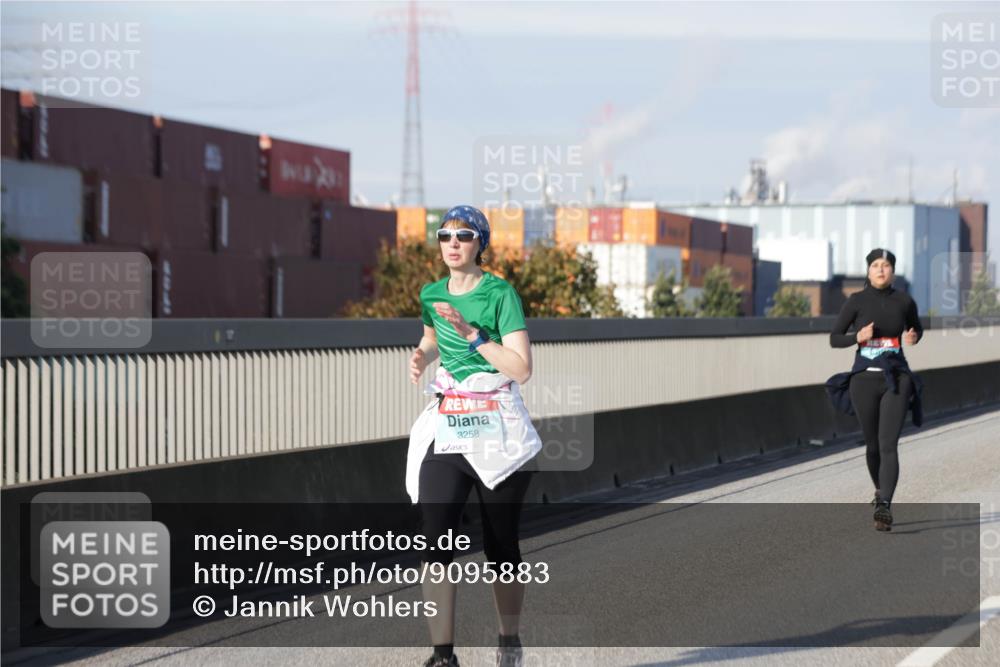 03.10.2025 - Köhlbrandbrückenlauf Jannik Wohlers http://msf.ph/oto/9095883 03.10.2025 10:16:59 Position 3 3258 meine-sportfotos.de