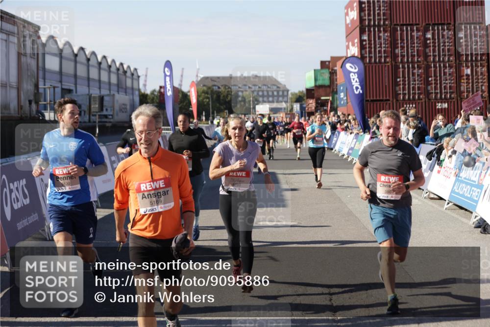 03.10.2025 - Köhlbrandbrückenlauf Jannik Wohlers http://msf.ph/oto/9095886 03.10.2025 13:20:57 Ziel 4709, 4915, 4916, 5006, 5084, 5130, 5156, 5169, 5377, 5480, 5501, 6296, 6645, 6646, 6648, 6650, 6703, 6780 meine-sportfotos.de