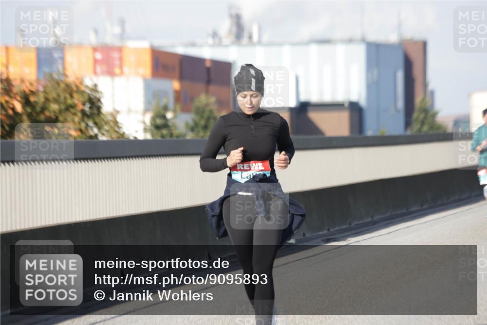 03.10.2025 - Köhlbrandbrückenlauf Jannik Wohlers http://msf.ph/oto/9095893 03.10.2025 10:17:01 Position 3  meine-sportfotos.de