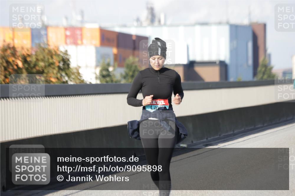 03.10.2025 - Köhlbrandbrückenlauf Jannik Wohlers http://msf.ph/oto/9095898 03.10.2025 10:17:01 Position 3  meine-sportfotos.de