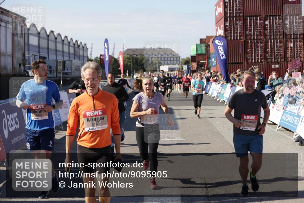03.10.2025 - Köhlbrandbrückenlauf Jannik Wohlers http://msf.ph/oto/9095905 03.10.2025 13:20:57 Ziel 4709, 4915, 4916, 5006, 5084, 5130, 5156, 5169, 5377, 5480, 5501, 6296, 6645, 6646, 6648, 6650, 6703, 6780 meine-sportfotos.de