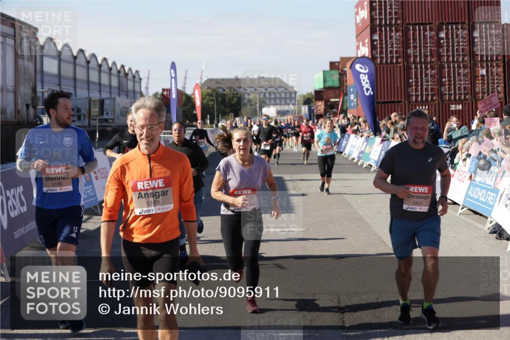 03.10.2025 - Köhlbrandbrückenlauf Jannik Wohlers http://msf.ph/oto/9095911 03.10.2025 13:20:57 Ziel 4709, 4915, 4916, 5006, 5084, 5130, 5156, 5169, 5377, 5480, 5501, 6296, 6645, 6646, 6648, 6650, 6703, 6780 meine-sportfotos.de