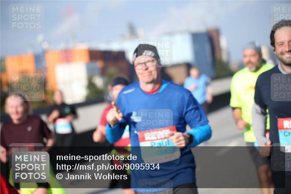 03.10.2025 - Köhlbrandbrückenlauf Jannik Wohlers http://msf.ph/oto/9095934 03.10.2025 10:04:39 Position 3  meine-sportfotos.de