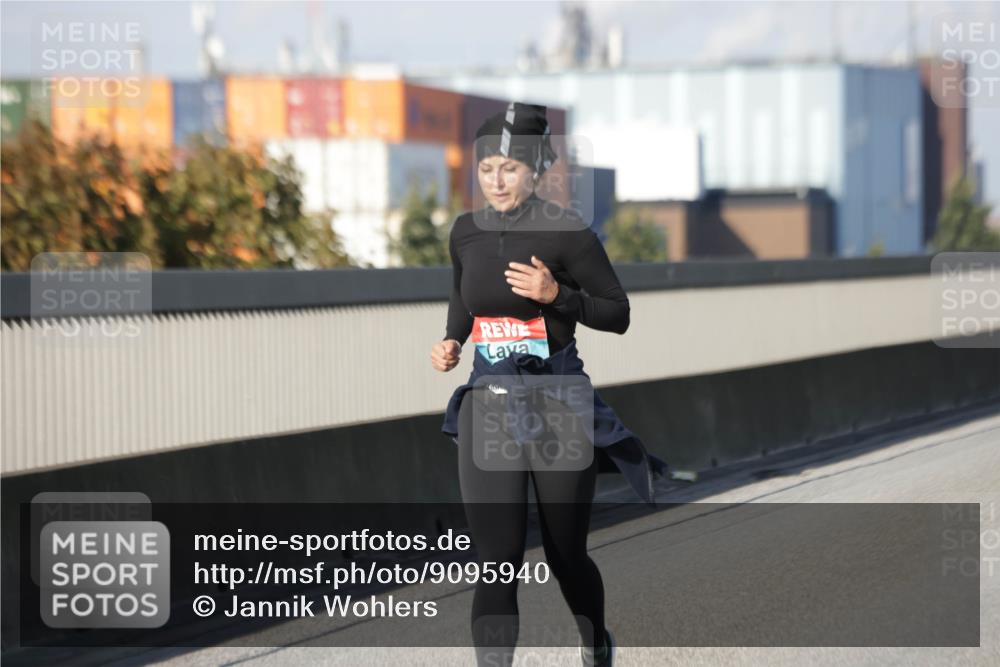 03.10.2025 - Köhlbrandbrückenlauf Jannik Wohlers http://msf.ph/oto/9095940 03.10.2025 10:17:01 Position 3  meine-sportfotos.de