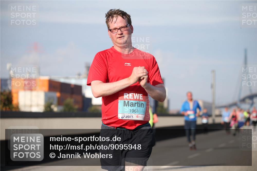 03.10.2025 - Köhlbrandbrückenlauf Jannik Wohlers http://msf.ph/oto/9095948 03.10.2025 10:14:05 Position 3 1961 meine-sportfotos.de