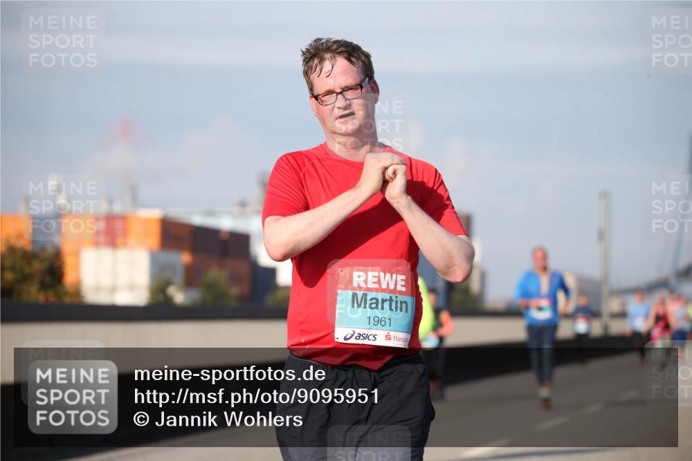 03.10.2025 - Köhlbrandbrückenlauf Jannik Wohlers http://msf.ph/oto/9095951 03.10.2025 10:14:05 Position 3 1961 meine-sportfotos.de
