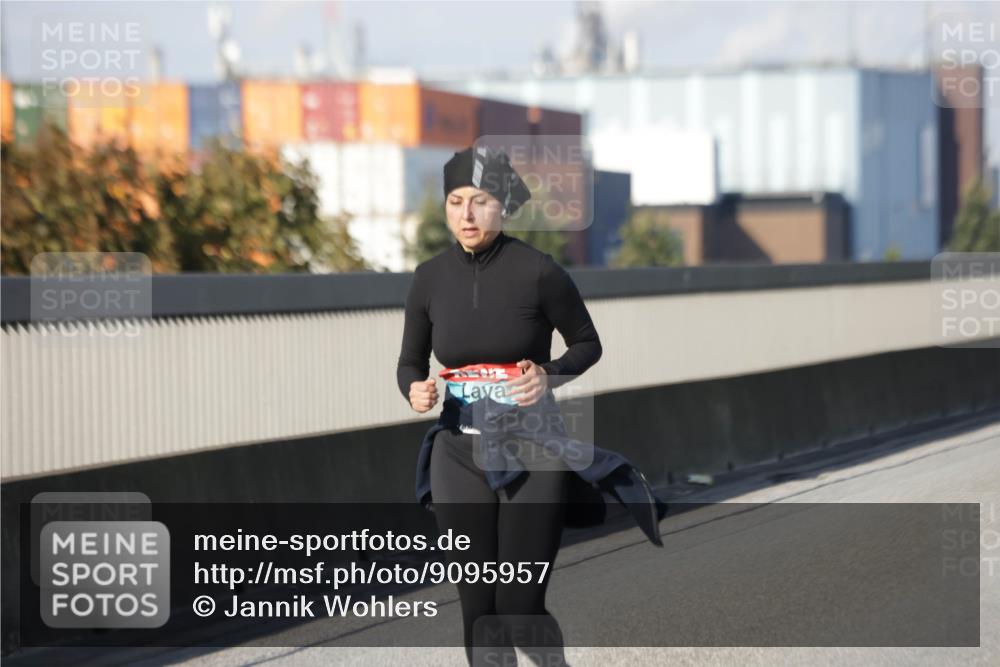 03.10.2025 - Köhlbrandbrückenlauf Jannik Wohlers http://msf.ph/oto/9095957 03.10.2025 10:17:01 Position 3  meine-sportfotos.de
