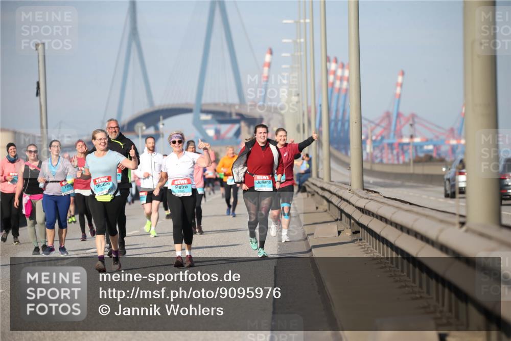 03.10.2025 - Köhlbrandbrückenlauf Jannik Wohlers http://msf.ph/oto/9095976 03.10.2025 10:14:16 Position 3 2895 meine-sportfotos.de