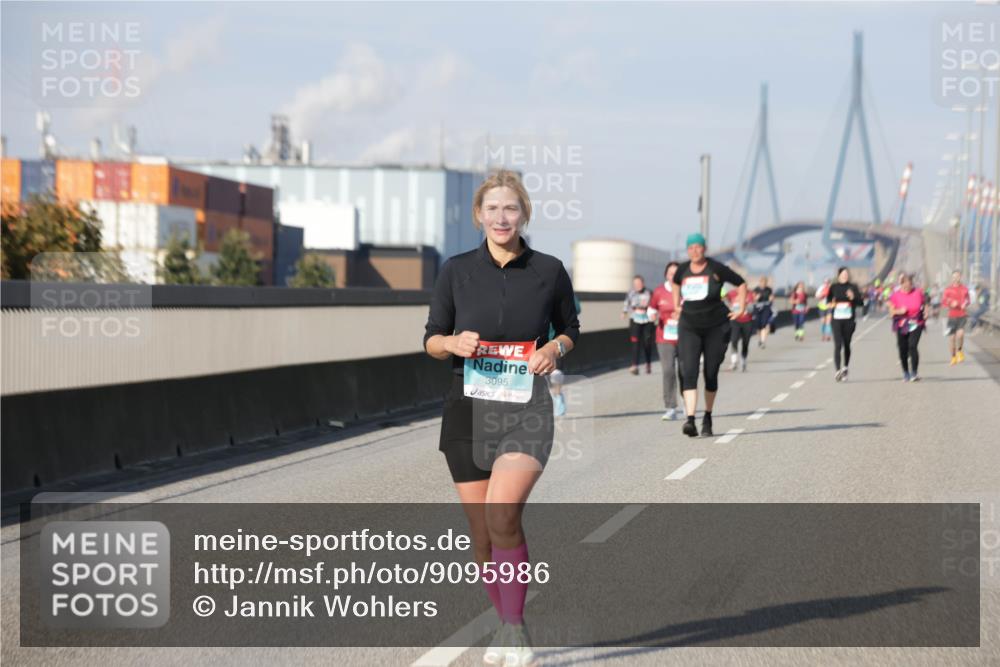 03.10.2025 - Köhlbrandbrückenlauf Jannik Wohlers http://msf.ph/oto/9095986 03.10.2025 10:17:04 Position 3 3095 meine-sportfotos.de