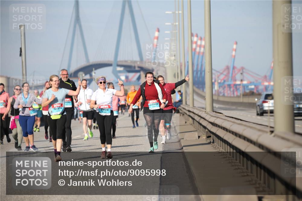 03.10.2025 - Köhlbrandbrückenlauf Jannik Wohlers http://msf.ph/oto/9095998 03.10.2025 10:14:16 Position 3 2894, 3673, 2344 meine-sportfotos.de