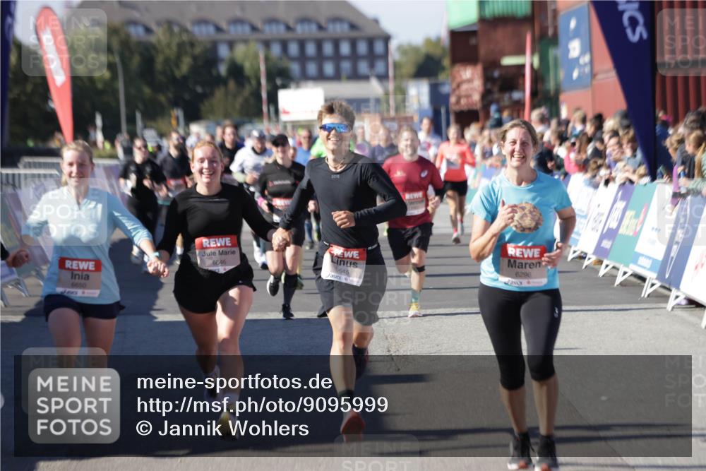 03.10.2025 - Köhlbrandbrückenlauf Jannik Wohlers http://msf.ph/oto/9095999 03.10.2025 13:20:59 Ziel 4680, 4915, 4916, 5006, 5084, 5130, 5156, 5169, 5363, 5377, 5501, 6296, 6645, 6646, 6648, 6650, 6703, 6780 meine-sportfotos.de