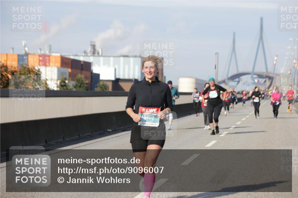 03.10.2025 - Köhlbrandbrückenlauf Jannik Wohlers http://msf.ph/oto/9096007 03.10.2025 10:17:04 Position 3 3095 meine-sportfotos.de