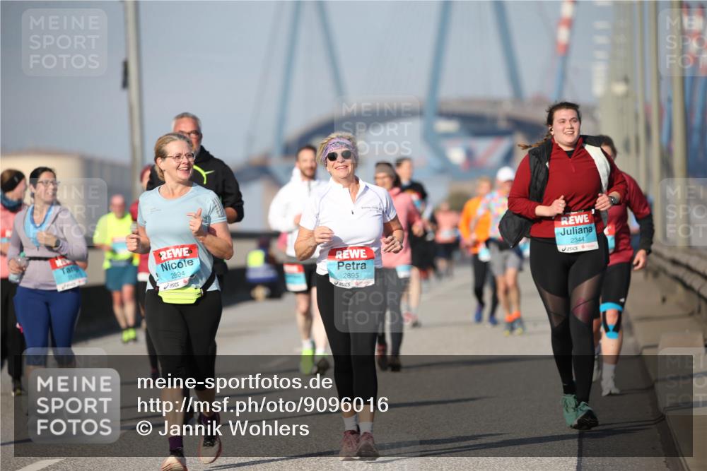 03.10.2025 - Köhlbrandbrückenlauf Jannik Wohlers http://msf.ph/oto/9096016 03.10.2025 10:14:19 Position 3 2894, 10, 2895, 2344 meine-sportfotos.de