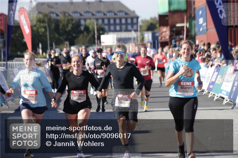 03.10.2025 - Köhlbrandbrückenlauf Jannik Wohlers http://msf.ph/oto/9096017 03.10.2025 13:21:00 Ziel 4680, 4915, 4916, 5006, 5084, 5130, 5156, 5169, 5363, 5377, 5501, 6282, 6296, 6645, 6646, 6648, 6650, 6703, 6780 meine-sportfotos.de