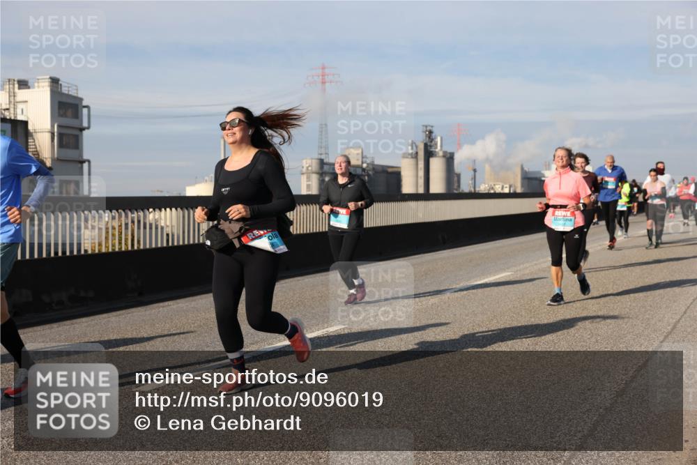03.10.2025 - Köhlbrandbrückenlauf Lena Gebhardt http://msf.ph/oto/9096019 03.10.2025 10:09:55 Position 2  meine-sportfotos.de