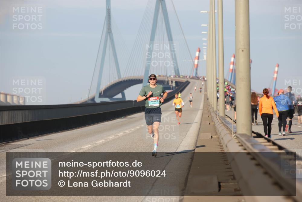 03.10.2025 - Köhlbrandbrückenlauf Lena Gebhardt http://msf.ph/oto/9096024 03.10.2025 09:33:00 Position 2  meine-sportfotos.de