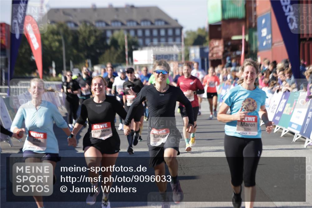 03.10.2025 - Köhlbrandbrückenlauf Jannik Wohlers http://msf.ph/oto/9096033 03.10.2025 13:21:00 Ziel 4680, 4915, 4916, 5006, 5084, 5130, 5156, 5169, 5363, 5377, 5501, 6282, 6296, 6645, 6646, 6648, 6650, 6703, 6780 meine-sportfotos.de
