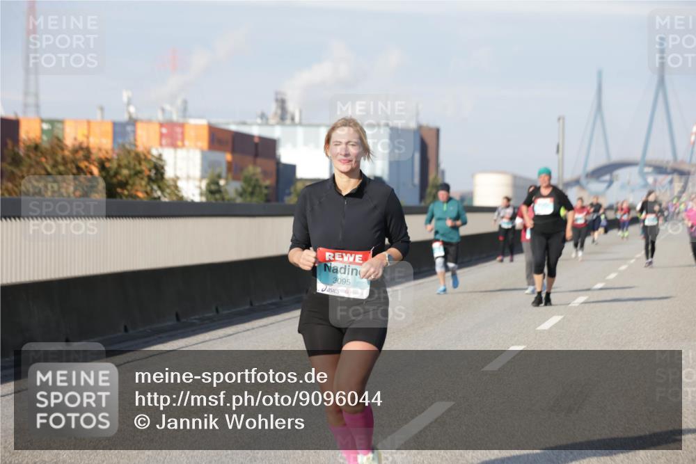 03.10.2025 - Köhlbrandbrückenlauf Jannik Wohlers http://msf.ph/oto/9096044 03.10.2025 10:17:05 Position 3 3095 meine-sportfotos.de