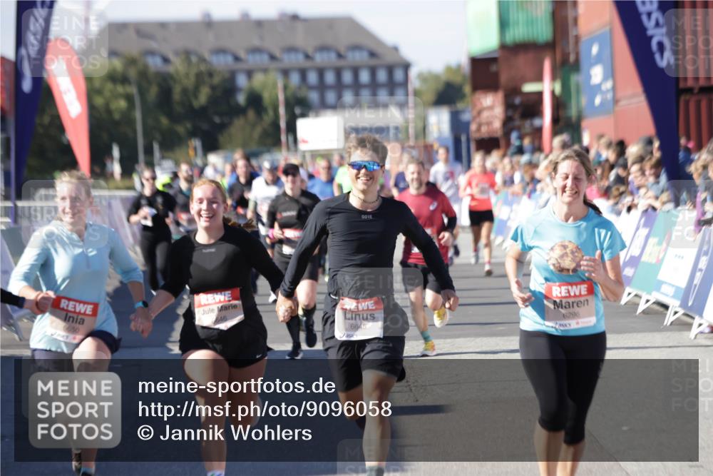 03.10.2025 - Köhlbrandbrückenlauf Jannik Wohlers http://msf.ph/oto/9096058 03.10.2025 13:21:00 Ziel 4680, 4915, 4916, 5006, 5084, 5130, 5156, 5169, 5363, 5377, 5501, 6282, 6296, 6645, 6646, 6648, 6650, 6703, 6780 meine-sportfotos.de