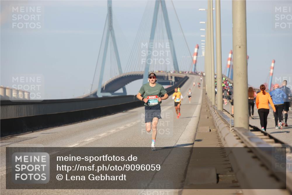 03.10.2025 - Köhlbrandbrückenlauf Lena Gebhardt http://msf.ph/oto/9096059 03.10.2025 09:33:00 Position 2  meine-sportfotos.de