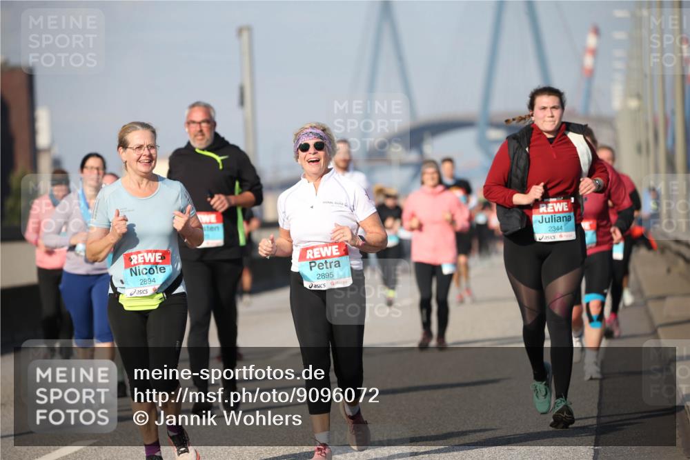 03.10.2025 - Köhlbrandbrückenlauf Jannik Wohlers http://msf.ph/oto/9096072 03.10.2025 10:14:22 Position 3 2894, 2895, 2344 meine-sportfotos.de