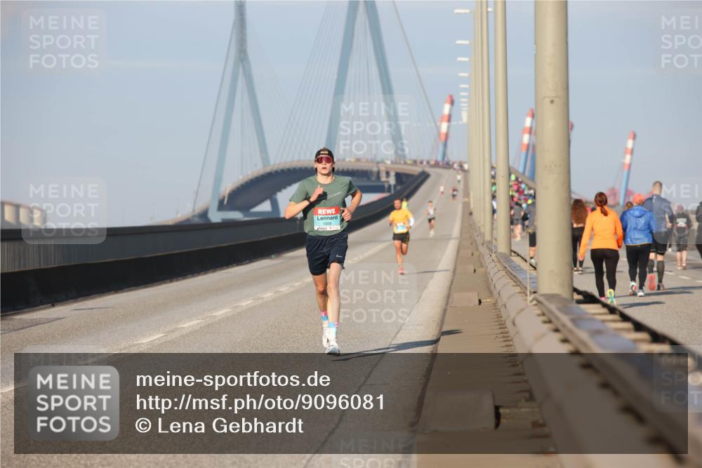 03.10.2025 - Köhlbrandbrückenlauf Lena Gebhardt http://msf.ph/oto/9096081 03.10.2025 09:33:00 Position 2  meine-sportfotos.de