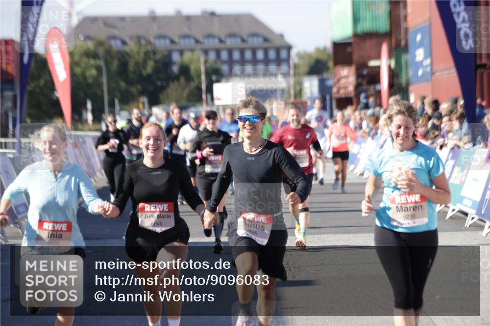 03.10.2025 - Köhlbrandbrückenlauf Jannik Wohlers http://msf.ph/oto/9096083 03.10.2025 13:21:00 Ziel 4680, 4915, 4916, 5006, 5084, 5130, 5156, 5169, 5363, 5377, 5501, 6282, 6296, 6645, 6646, 6648, 6650, 6703, 6780 meine-sportfotos.de