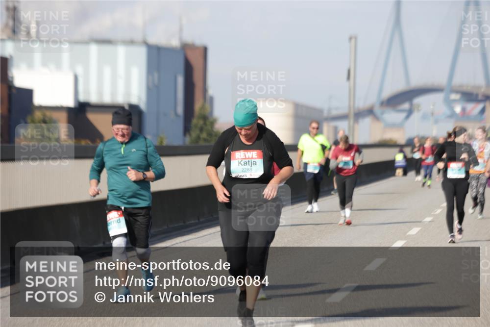 03.10.2025 - Köhlbrandbrückenlauf Jannik Wohlers http://msf.ph/oto/9096084 03.10.2025 10:17:09 Position 3 2288 meine-sportfotos.de