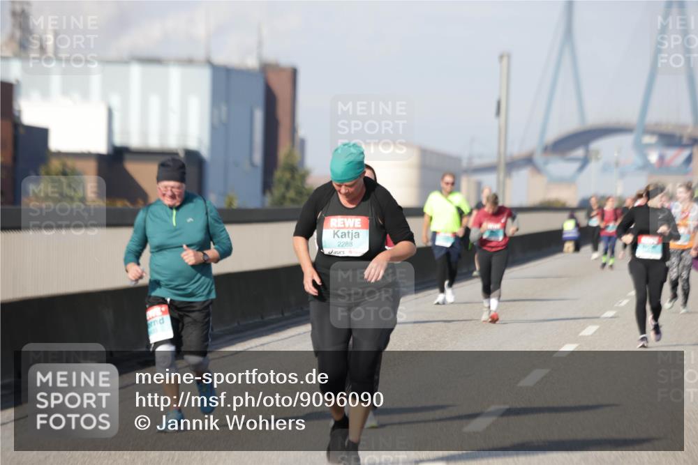 03.10.2025 - Köhlbrandbrückenlauf Jannik Wohlers http://msf.ph/oto/9096090 03.10.2025 10:17:09 Position 3 2288 meine-sportfotos.de
