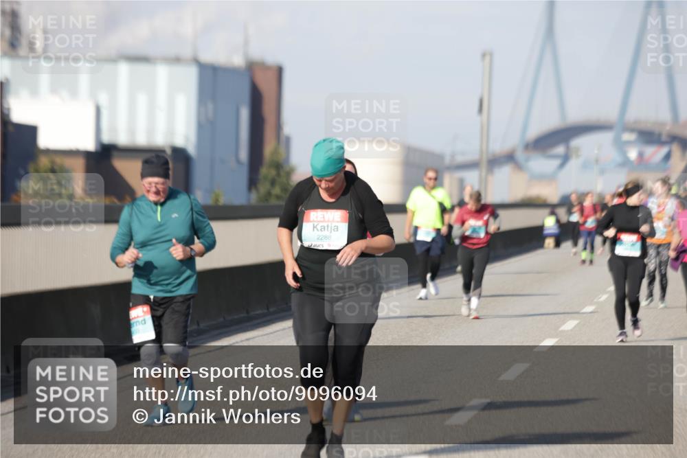 03.10.2025 - Köhlbrandbrückenlauf Jannik Wohlers http://msf.ph/oto/9096094 03.10.2025 10:17:09 Position 3 2288 meine-sportfotos.de