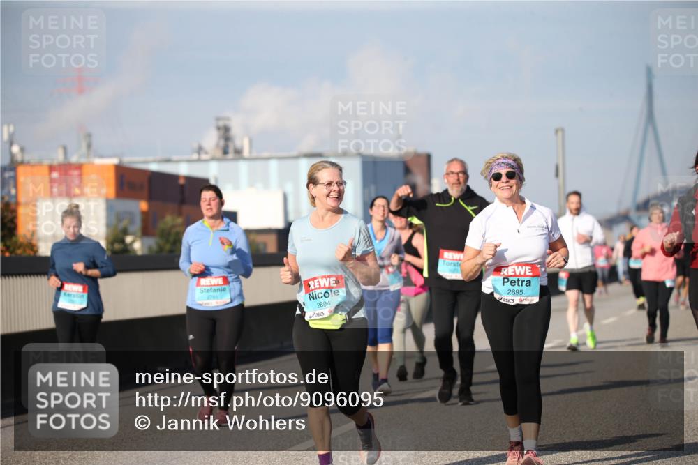 03.10.2025 - Köhlbrandbrückenlauf Jannik Wohlers http://msf.ph/oto/9096095 03.10.2025 10:14:25 Position 3 2781, 2894, 2895 meine-sportfotos.de