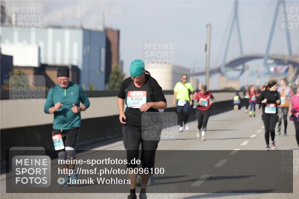 03.10.2025 - Köhlbrandbrückenlauf Jannik Wohlers http://msf.ph/oto/9096100 03.10.2025 10:17:09 Position 3 2288 meine-sportfotos.de