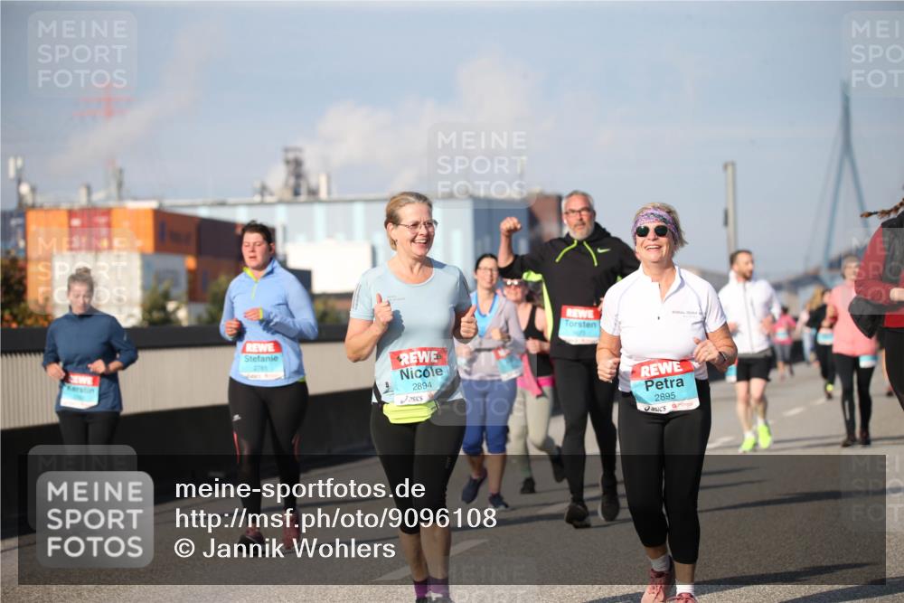 03.10.2025 - Köhlbrandbrückenlauf Jannik Wohlers http://msf.ph/oto/9096108 03.10.2025 10:14:25 Position 3 2781, 2894, 2895 meine-sportfotos.de