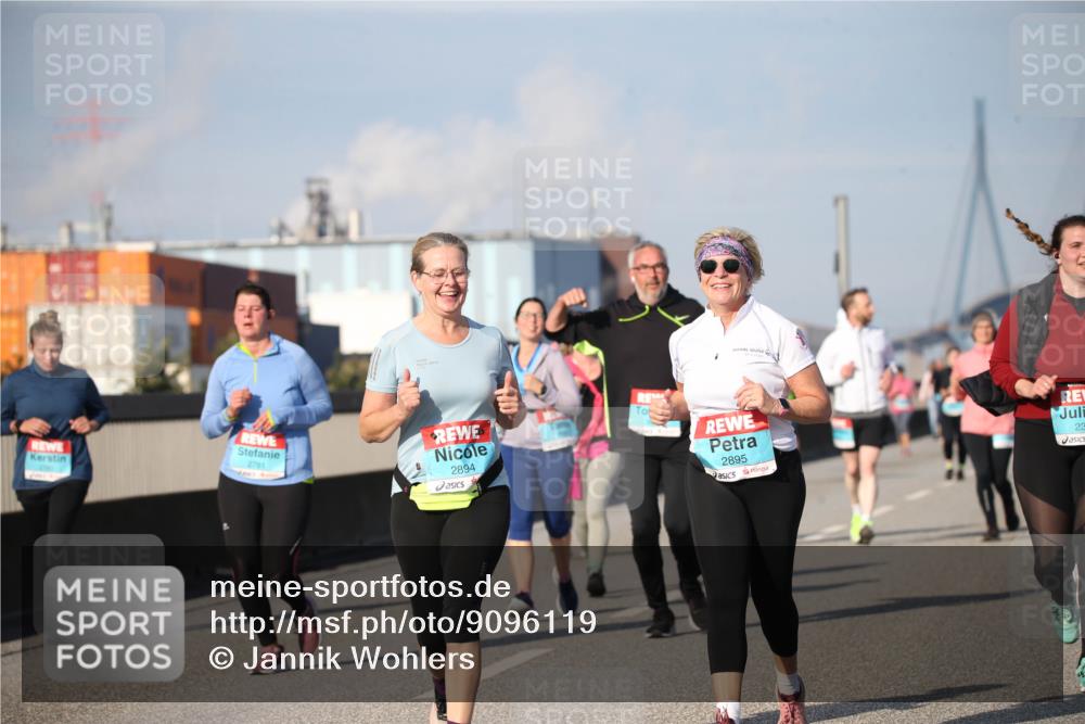 03.10.2025 - Köhlbrandbrückenlauf Jannik Wohlers http://msf.ph/oto/9096119 03.10.2025 10:14:25 Position 3 2894, 2781, 2895, 23 meine-sportfotos.de