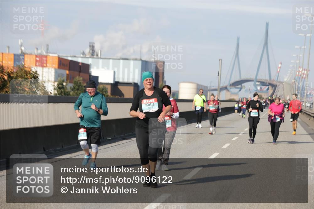 03.10.2025 - Köhlbrandbrückenlauf Jannik Wohlers http://msf.ph/oto/9096122 03.10.2025 10:17:11 Position 3 2288 meine-sportfotos.de