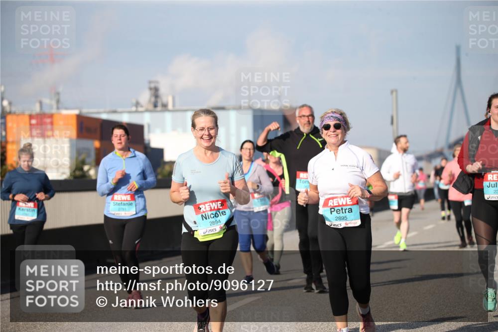 03.10.2025 - Köhlbrandbrückenlauf Jannik Wohlers http://msf.ph/oto/9096127 03.10.2025 10:14:25 Position 3 2781, 2894, 2895, 23 meine-sportfotos.de