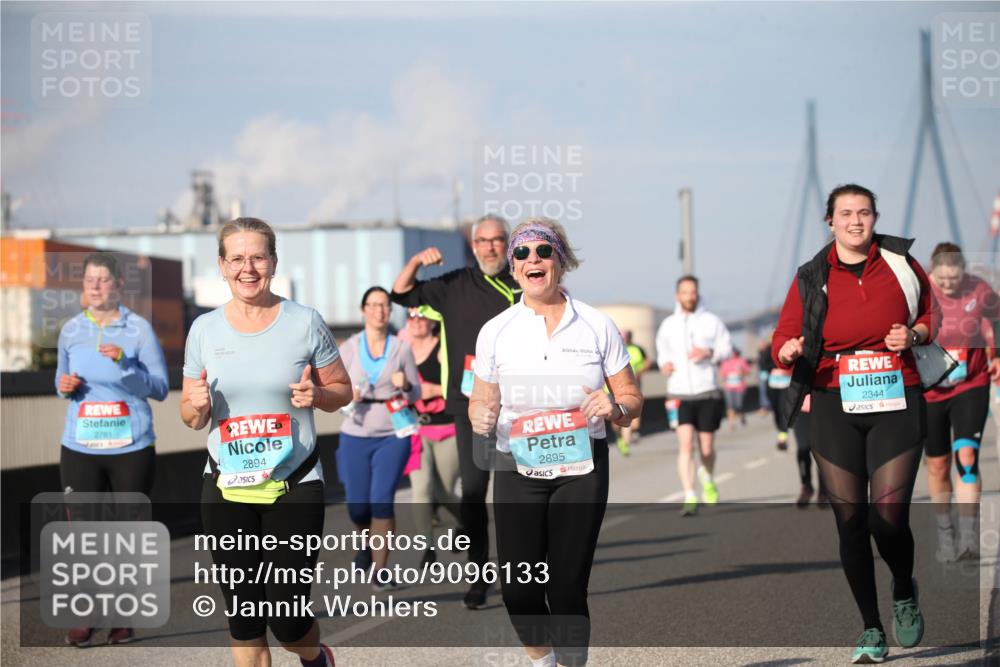 03.10.2025 - Köhlbrandbrückenlauf Jannik Wohlers http://msf.ph/oto/9096133 03.10.2025 10:14:26 Position 3 2781, 2894, 10, 2895, 2344 meine-sportfotos.de