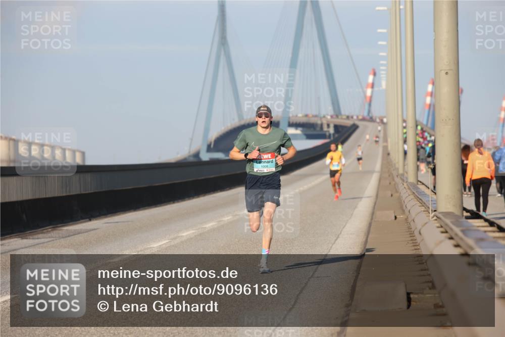 03.10.2025 - Köhlbrandbrückenlauf Lena Gebhardt http://msf.ph/oto/9096136 03.10.2025 09:33:01 Position 2  meine-sportfotos.de