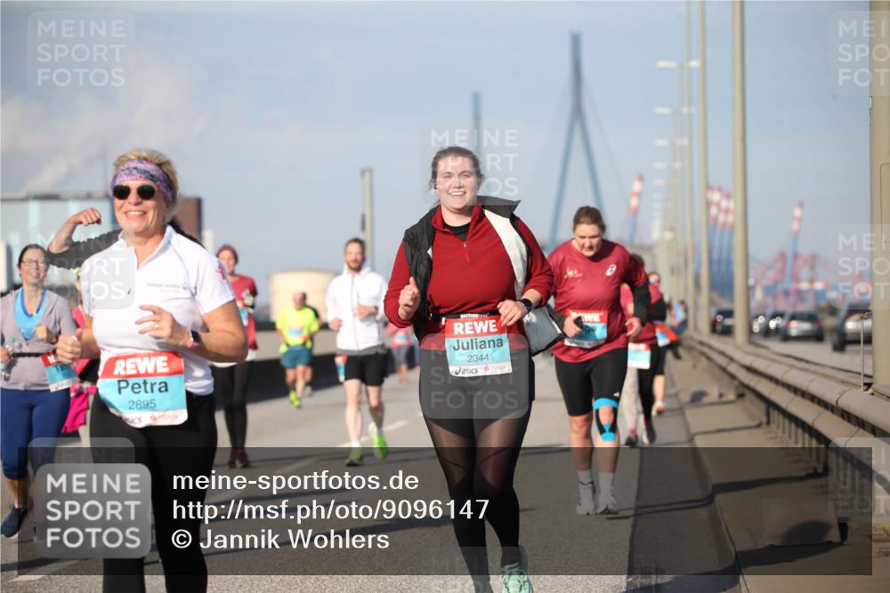 03.10.2025 - Köhlbrandbrückenlauf Jannik Wohlers http://msf.ph/oto/9096147 03.10.2025 10:14:26 Position 3 2895, 2344 meine-sportfotos.de