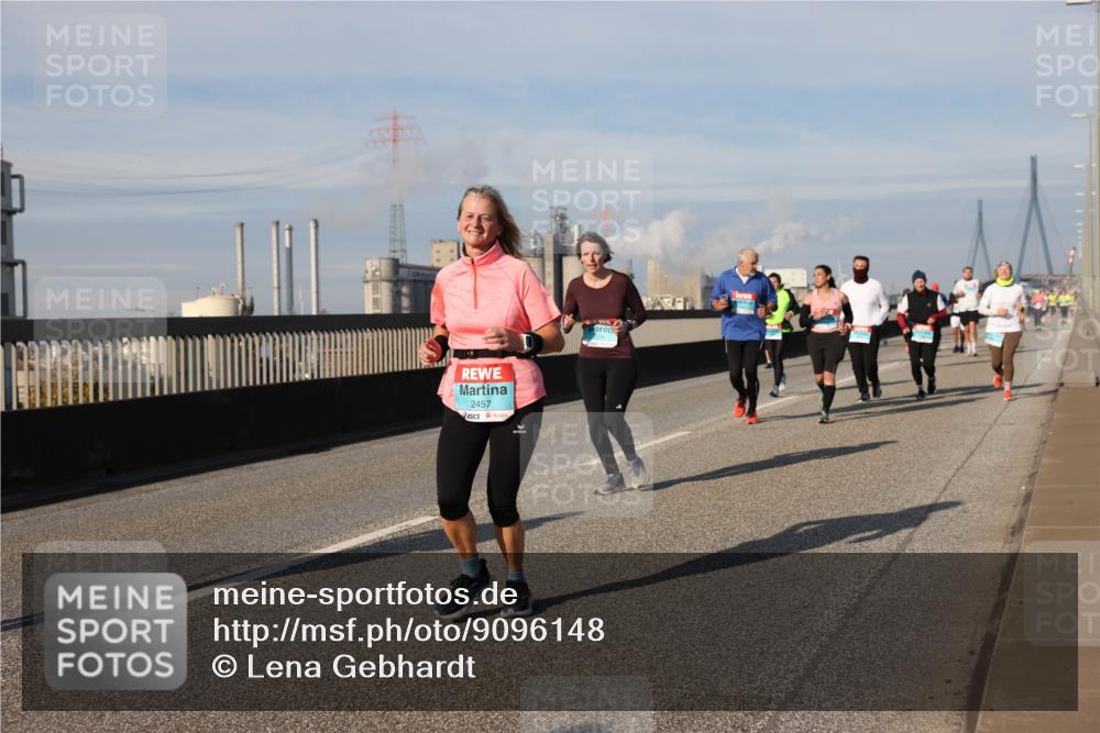 03.10.2025 - Köhlbrandbrückenlauf Lena Gebhardt http://msf.ph/oto/9096148 03.10.2025 10:09:57 Position 2 2457 meine-sportfotos.de