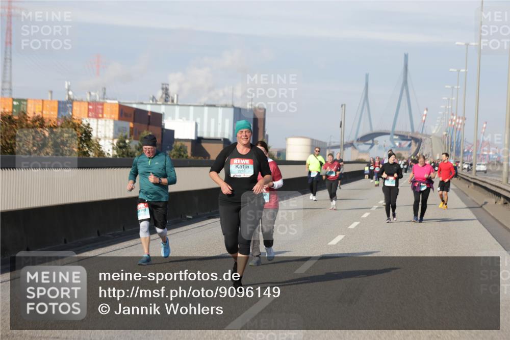 03.10.2025 - Köhlbrandbrückenlauf Jannik Wohlers http://msf.ph/oto/9096149 03.10.2025 10:17:11 Position 3 2288 meine-sportfotos.de