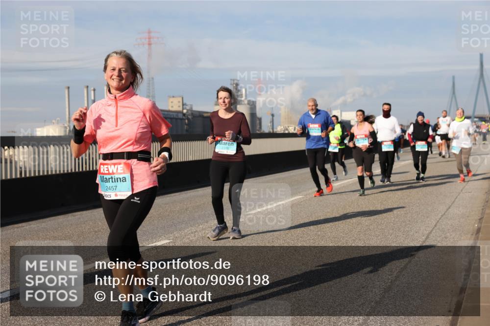 03.10.2025 - Köhlbrandbrückenlauf Lena Gebhardt http://msf.ph/oto/9096198 03.10.2025 10:09:58 Position 2 2457, 2316 meine-sportfotos.de