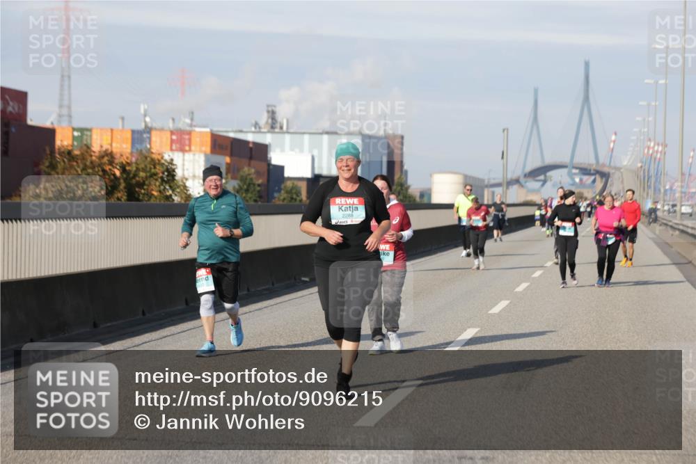 03.10.2025 - Köhlbrandbrückenlauf Jannik Wohlers http://msf.ph/oto/9096215 03.10.2025 10:17:12 Position 3 2288 meine-sportfotos.de