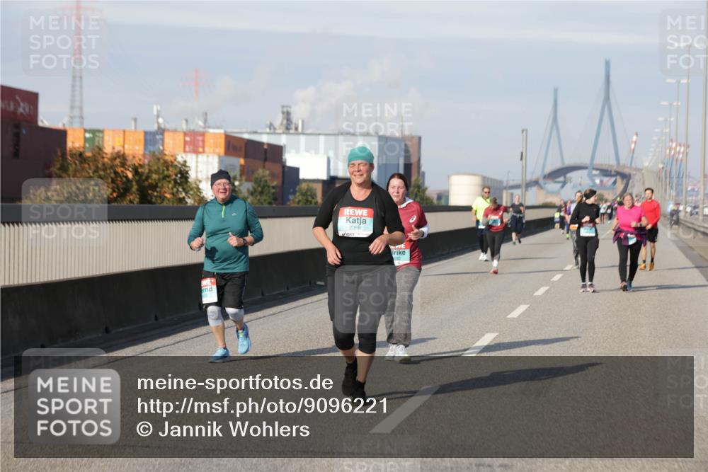 03.10.2025 - Köhlbrandbrückenlauf Jannik Wohlers http://msf.ph/oto/9096221 03.10.2025 10:17:12 Position 3 2288, 880 meine-sportfotos.de