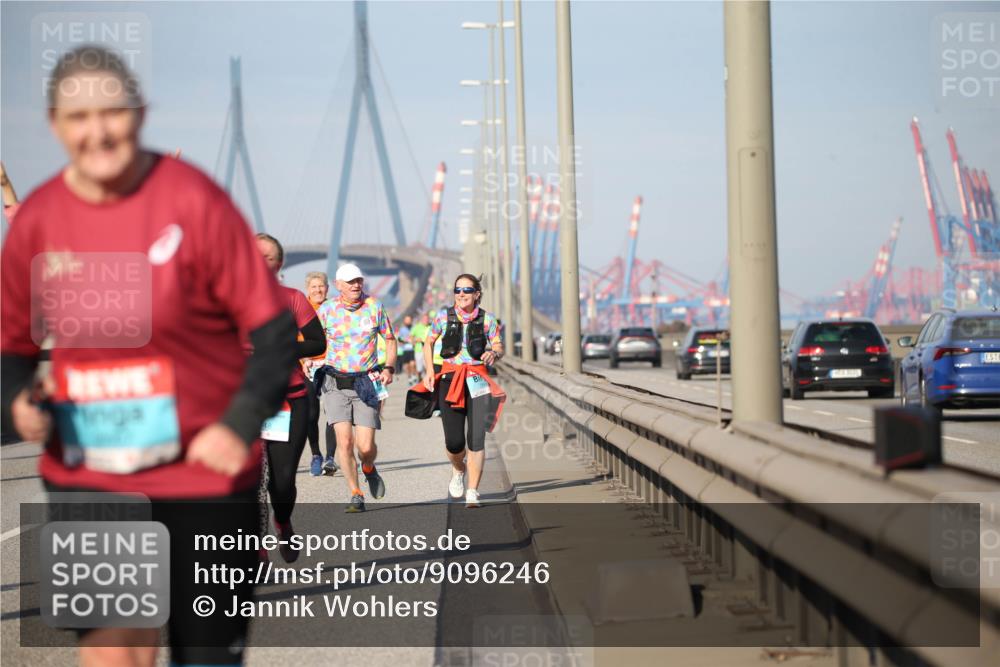 03.10.2025 - Köhlbrandbrückenlauf Jannik Wohlers http://msf.ph/oto/9096246 03.10.2025 10:14:31 Position 3  meine-sportfotos.de