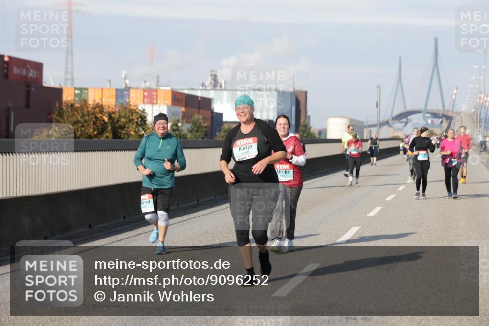 03.10.2025 - Köhlbrandbrückenlauf Jannik Wohlers http://msf.ph/oto/9096252 03.10.2025 10:17:13 Position 3 2288, 1880 meine-sportfotos.de