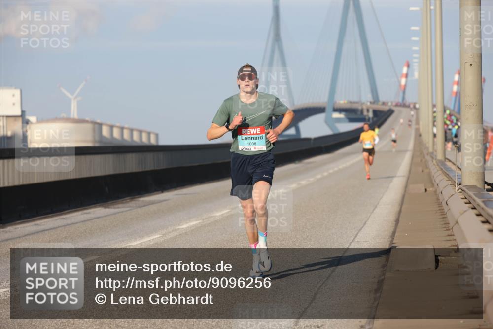 03.10.2025 - Köhlbrandbrückenlauf Lena Gebhardt http://msf.ph/oto/9096256 03.10.2025 09:33:03 Position 2 1008 meine-sportfotos.de