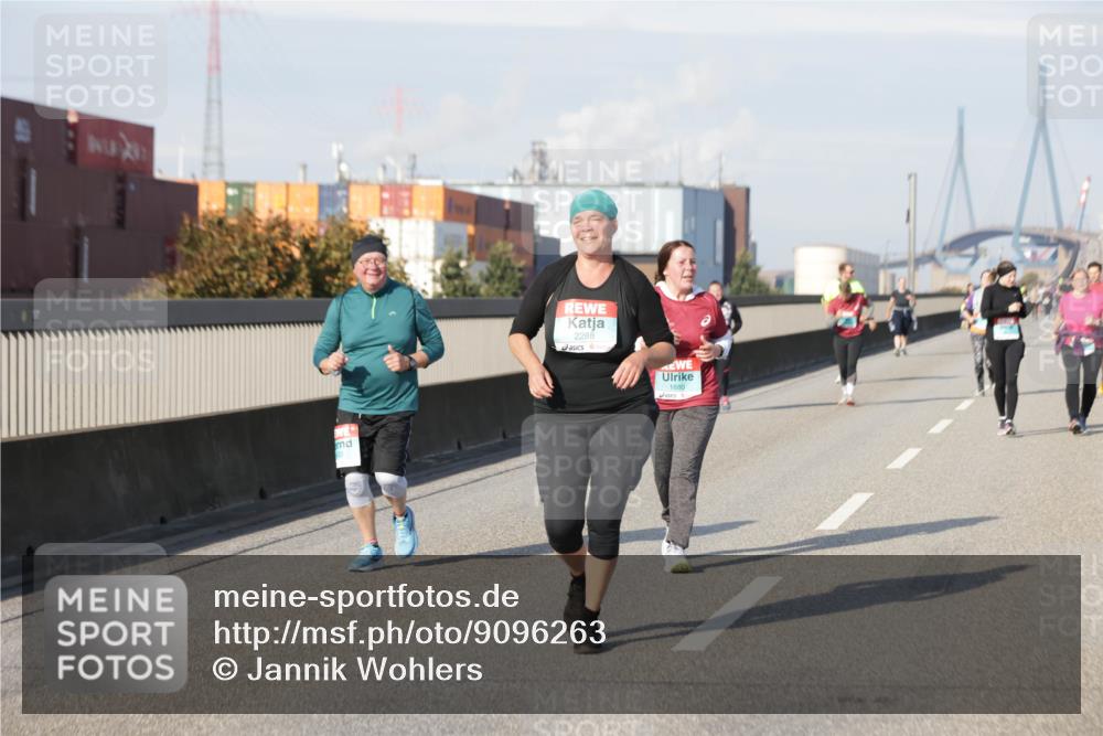 03.10.2025 - Köhlbrandbrückenlauf Jannik Wohlers http://msf.ph/oto/9096263 03.10.2025 10:17:13 Position 3 2288, 1880 meine-sportfotos.de