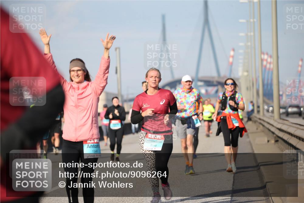 03.10.2025 - Köhlbrandbrückenlauf Jannik Wohlers http://msf.ph/oto/9096264 03.10.2025 10:14:32 Position 3 1546, 2148 meine-sportfotos.de
